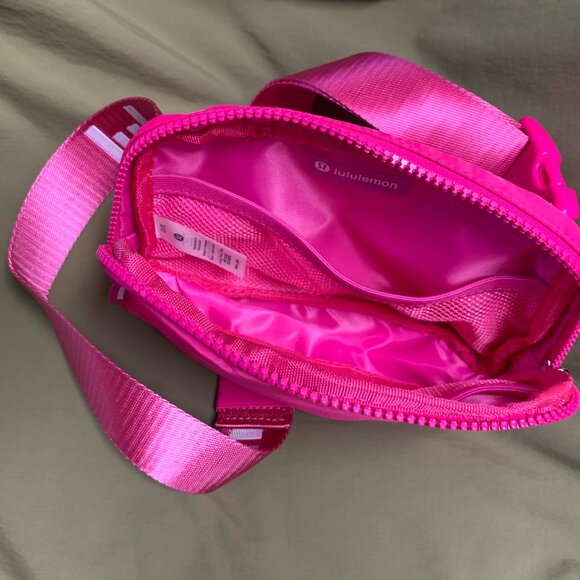 Lululemon everywhere belt bag Pink - Picture 3 of 4